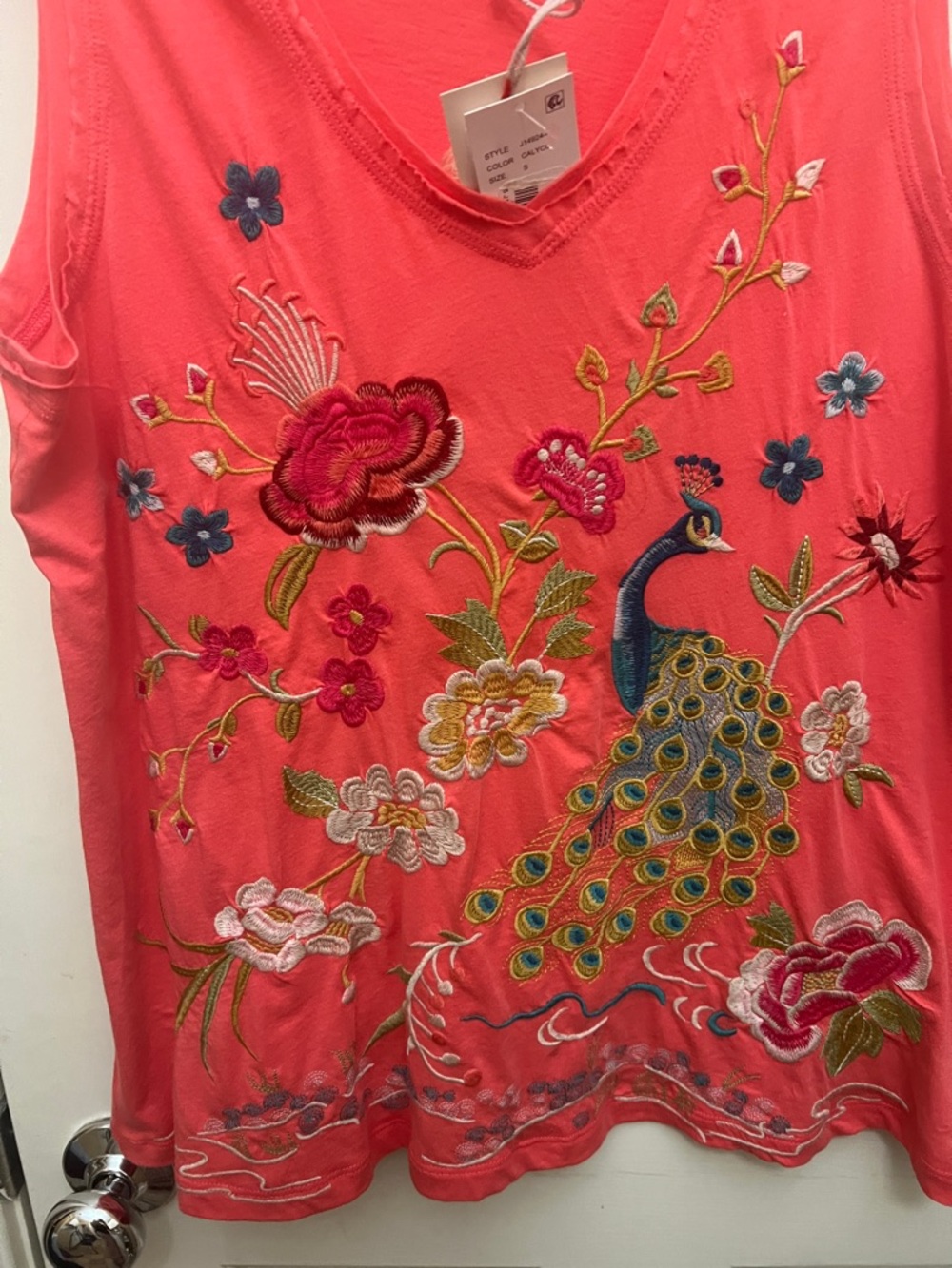 Johnny Was Celina embroidered tank top V-neck - Picture 7 of 9